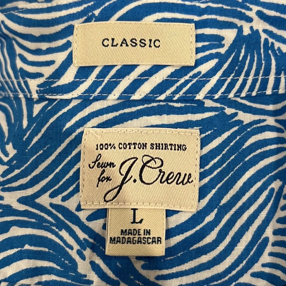 🔹 J. Crew Cotton Button Up Shirt